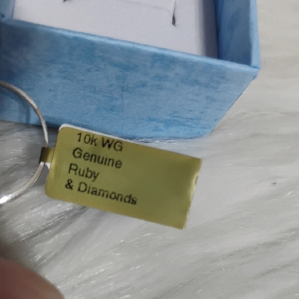 SALE! Radiant 10kt Solid White Gold Genuine Ruby & Diamond Engagement Ring - Picture 2 of 16